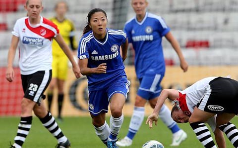 现场团:蓝军女足转战东洋 托雷斯缺阵