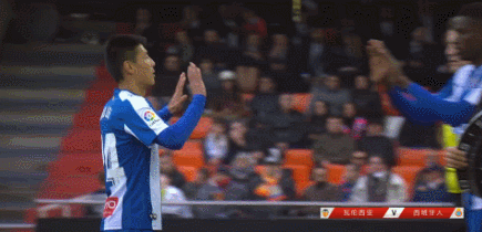 71武磊下场 8.5km 换2号塞梅多.gif