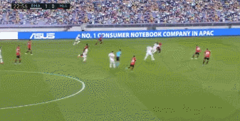 24，本泽马.gif