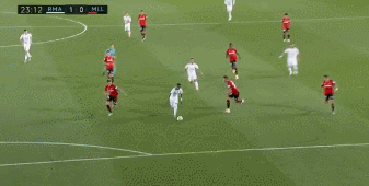 24，本泽马1.gif
