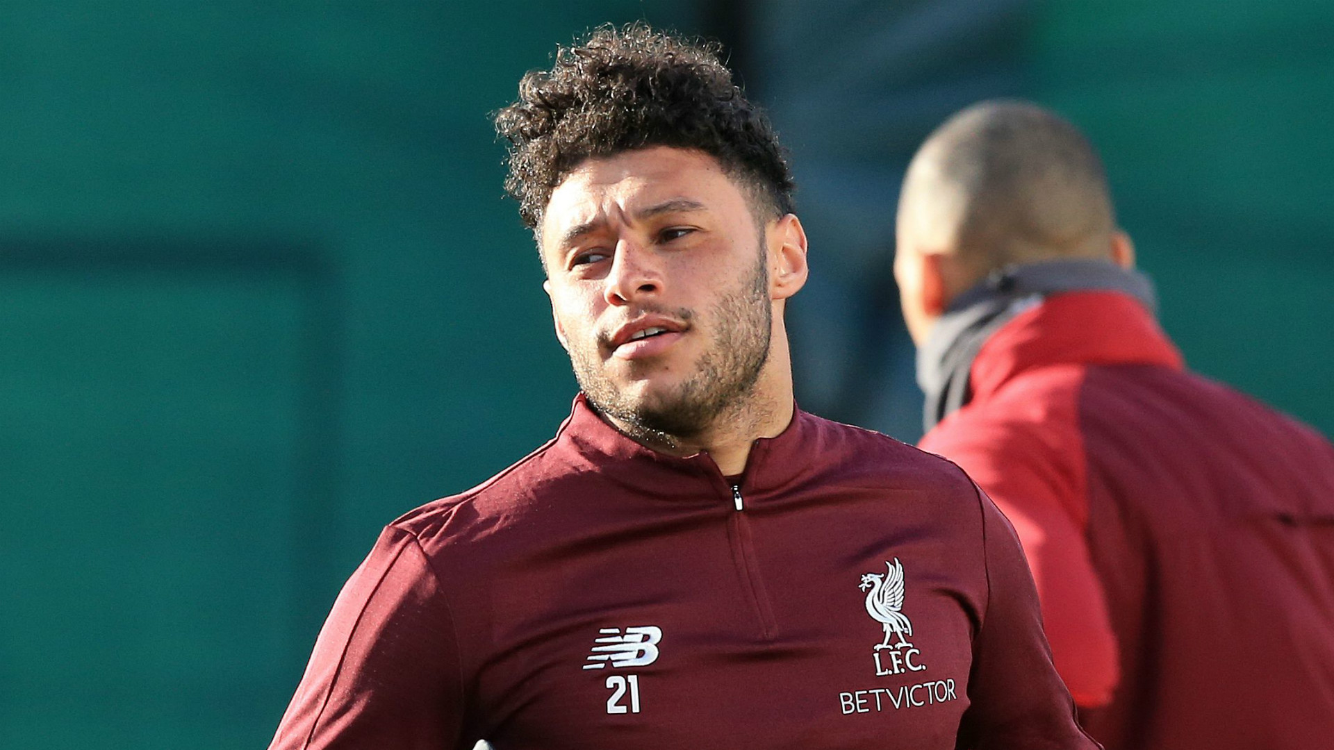 alex-oxlade-chamberlain-liverpool-2018-19_1jnngfifgrokg1dj2acu16s5ef.jpg