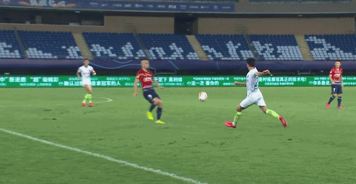 王伟红牌1.gif