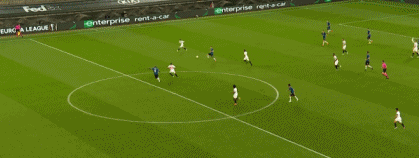 卢卡库单刀2 2.gif