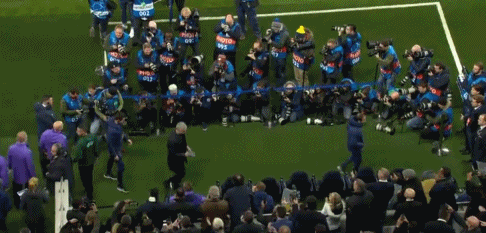 083f-iixntzz6621249.gif