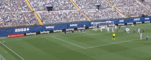 武克头球1.gif