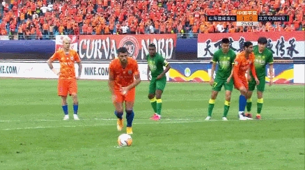 25 点球回放.gif