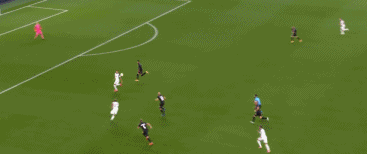 卢卡斯1-0 1.gif
