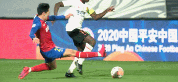 埃弗拉遭到犯规79分钟.gif