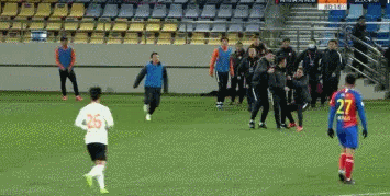 卓尔教练组.gif