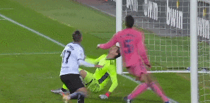 瓦拉内乌龙2-1 1.gif