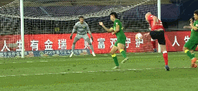 穆伊射门37分钟.gif