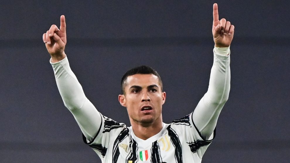 Ronaldo-scores-750th-career-goal-in-Juventus-Champions-League-victory-990x557.jpg