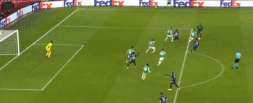 佩佩偏出50.gif