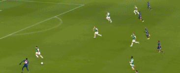 拉卡被扑57.gif