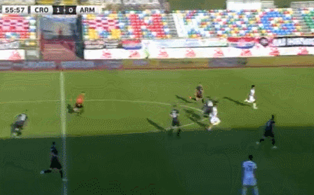 55分钟克罗地亚解围.gif