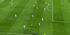 越位进球2.gif