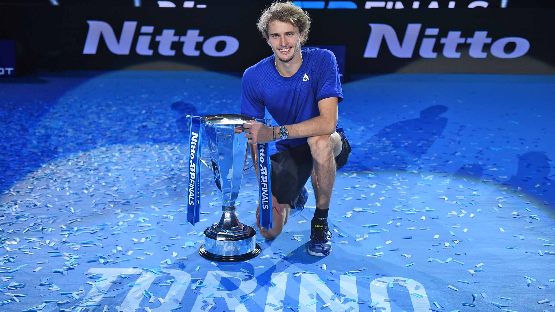 zverev-nitto-atp-finals-2021-trophy-torino.jpg