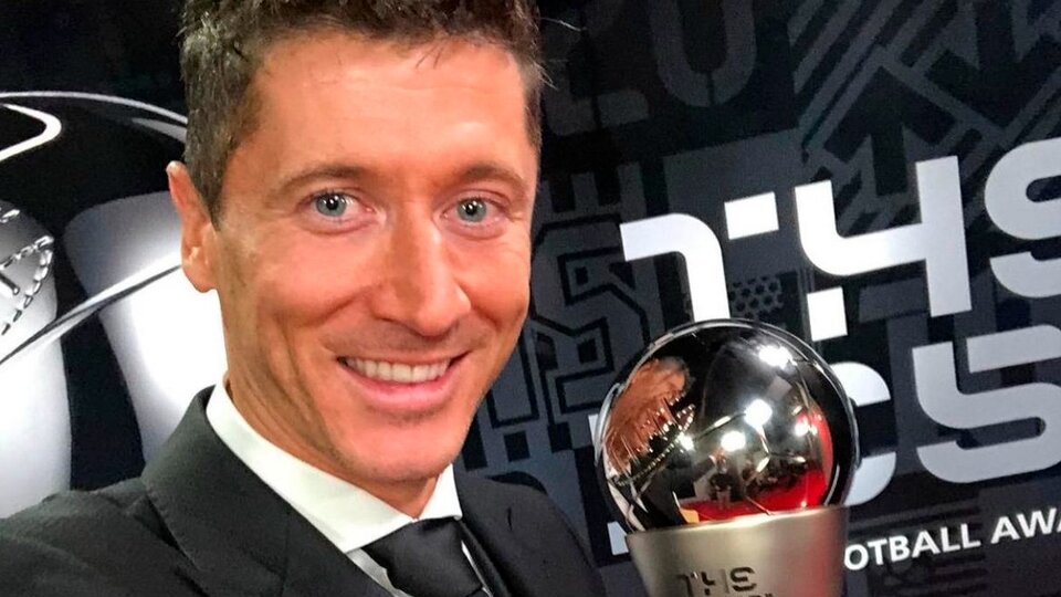 Lewandowski-won-Messi-the-The-Best-Award-for-the-best.jpg