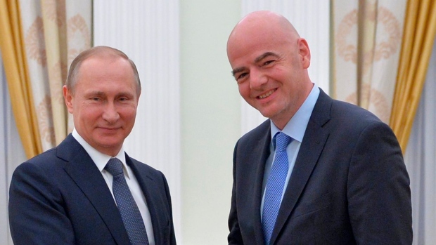 vladimir-putin-and-gianni-infantino.jpg