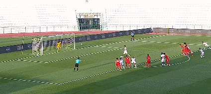 阿联酋2-0.gif