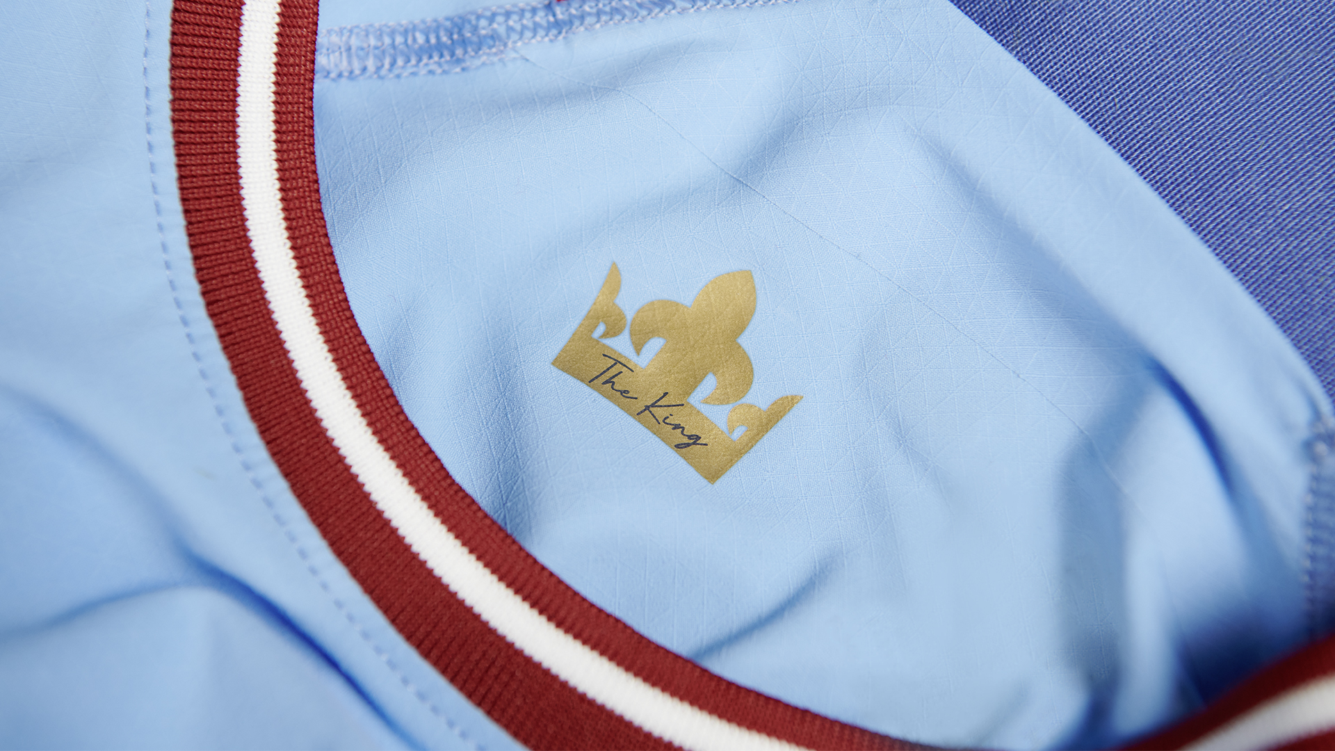 22AW_PR_TS_Football_Manchester-City_Home_Kit_8795_16x9_1920x1080px.jpg