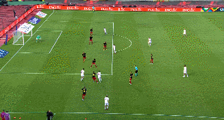 莱万1-0.gif