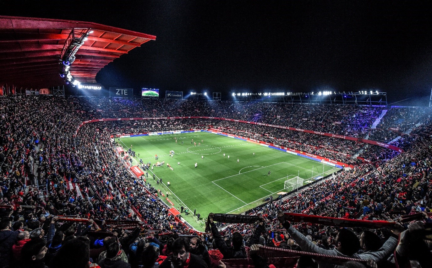 而2025年欧联杯决赛将在毕尔巴鄂竞技的圣马梅斯球场举行,这个球场也