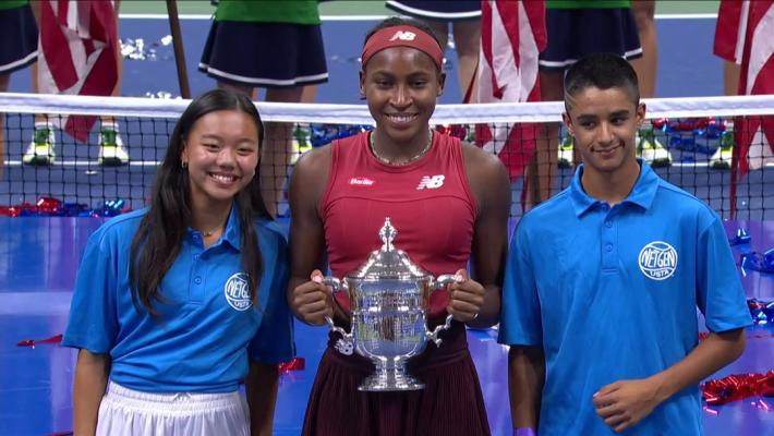 美网公开赛女单决赛落幕 萨巴伦卡力克斯瓦泰克首夺冠军创造个人历史